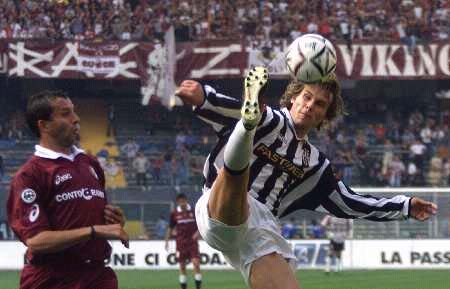 代表皇马出战338场比赛，巴尔韦德成队史出场次数最多的乌拉圭人