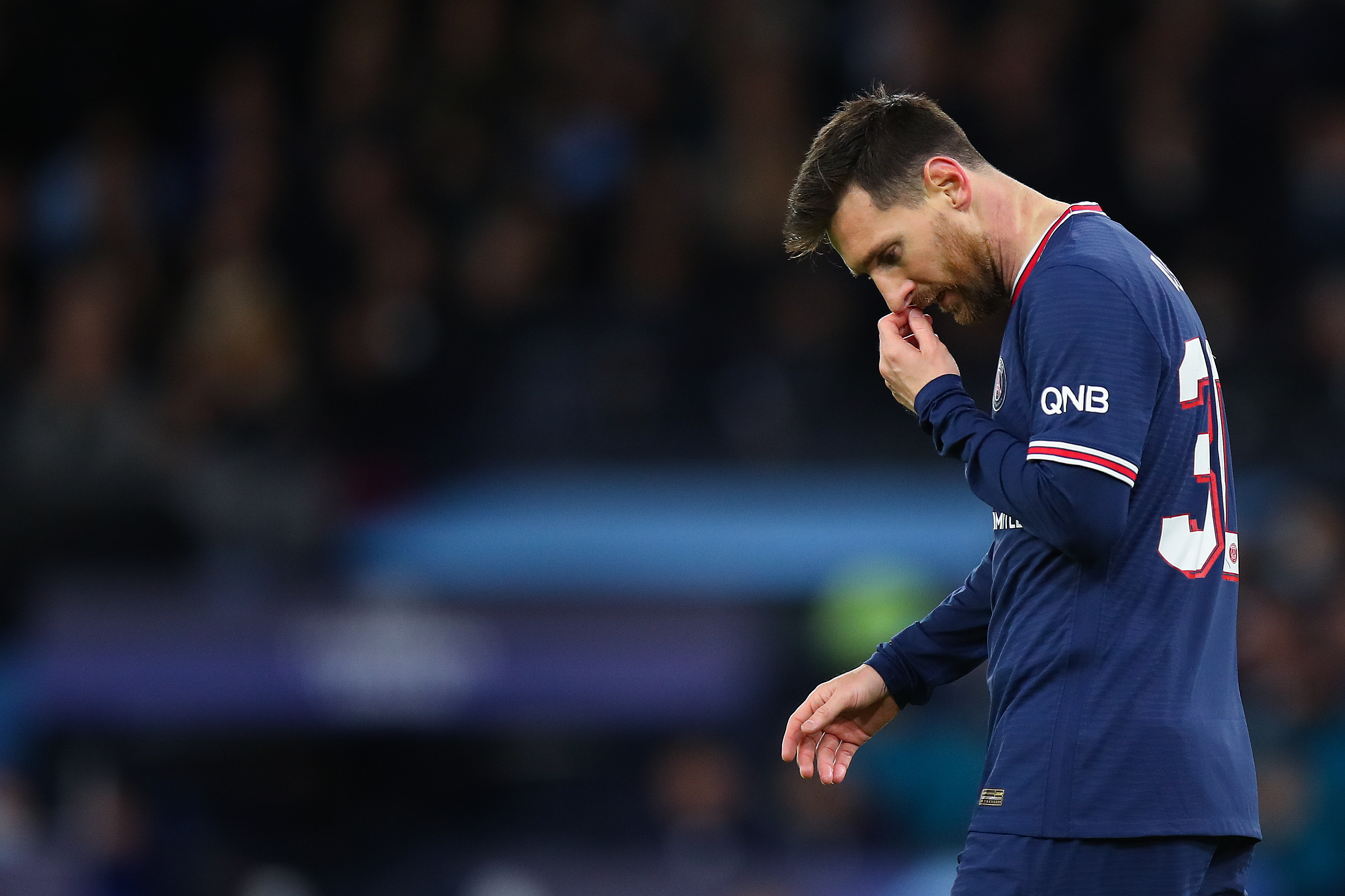 利物浦对施洛特贝克表现出浓厚兴趣，有望在2026年夏天转会，转会费可能达5000万英镑。