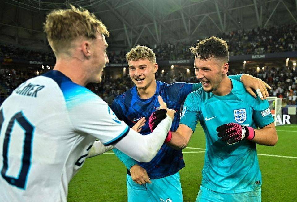 近百台赛车通过发车台，2025APRC／CRC龙游拉力赛盛大开幕！