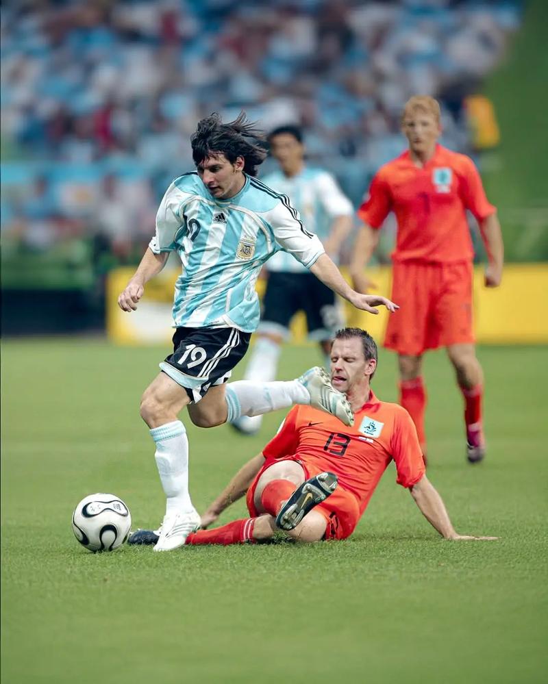 葡杯巨大争议！裁判VAR花12分钟确认点球，葡体起死回生（葡杯判罚风波：VAR耗时12分钟认定点球，葡体绝境重生）