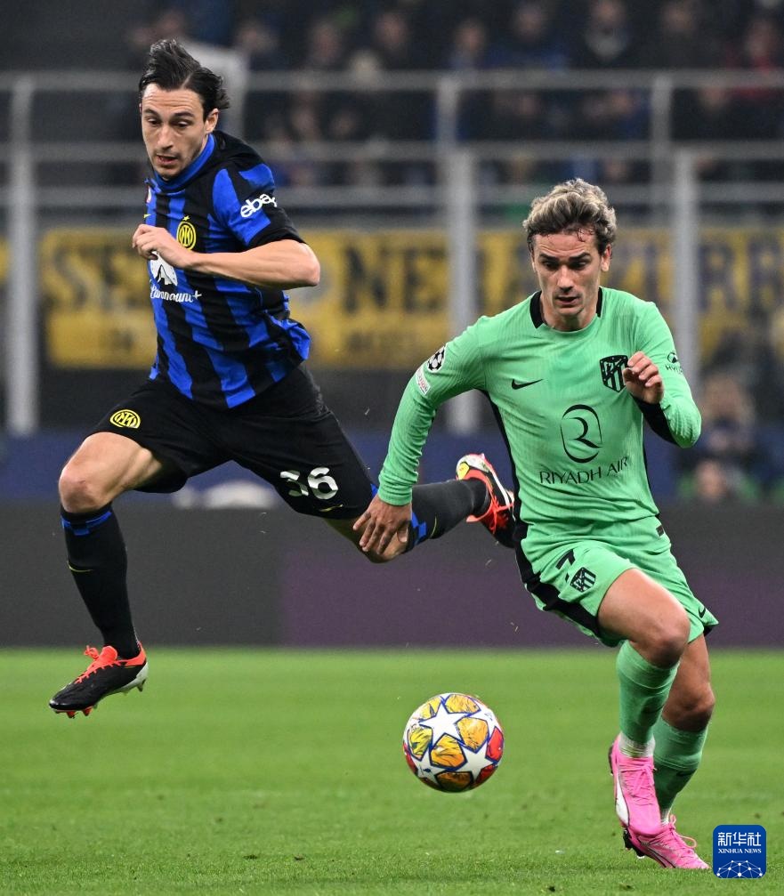 足球比赛的节奏掌控技巧（足球场上节奏掌控要诀）