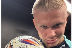 三分像打开外挂一样