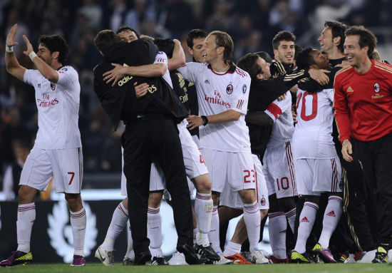 西甲战报：安东尼破门，费兰戴帽，巴塞罗那5-3客胜贝蒂斯